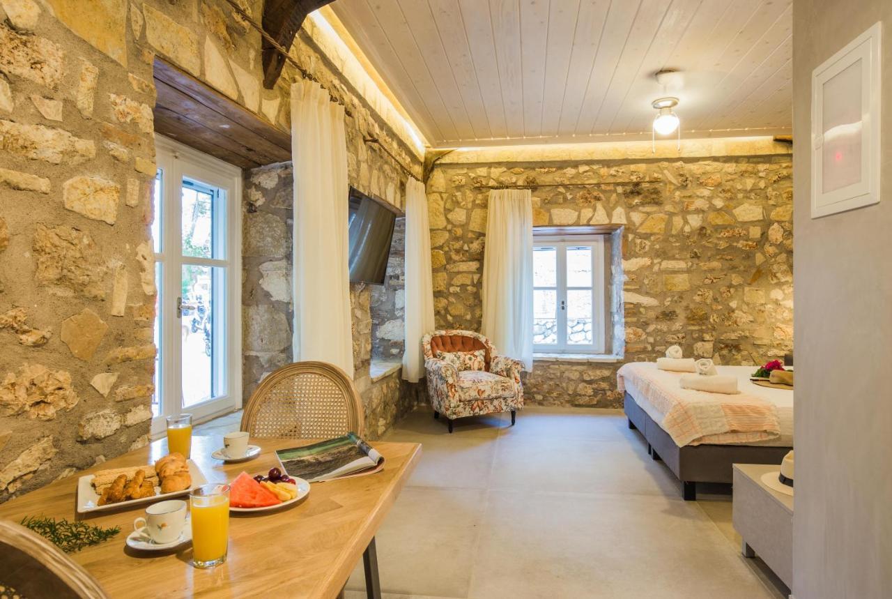 Stone Suites At Lefkada'S Old Port Exterior photo