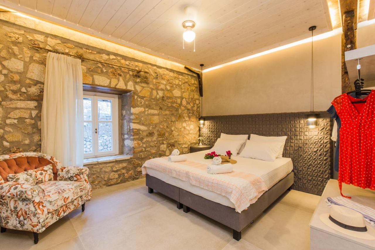 Stone Suites At Lefkada'S Old Port Exterior photo